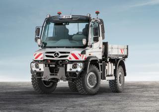 Járművek Kommuniális traktorok - elülső felfüggesztéssel Unimog U 423 Euro 6