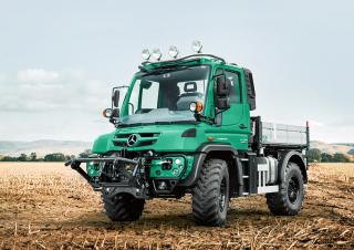 Járművek Kommuniális traktorok - elülső felfüggesztéssel Unimog U 529 Euro 5