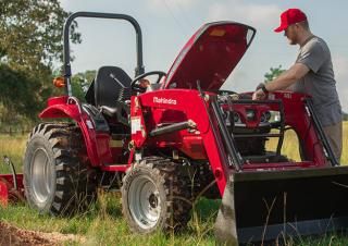 Járművek Kompakt kommunális traktorok Mahindra 1626 HST