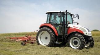 Járművek Kompakt kommunális traktorok Steyr 4065 Kompakt S Basis