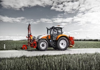 Járművek Kompakt kommunális traktorok Steyr 4135 Profi CVT Basis