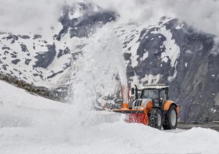 Járművek Kompakt kommunális traktorok Steyr 6240 CVT Basis