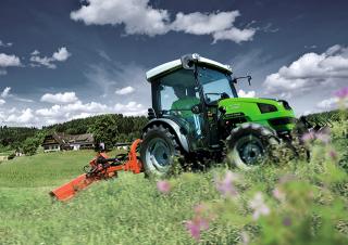 Járművek Kompakt kommunális traktorok DEUTZ-FAHR Agrokid 210