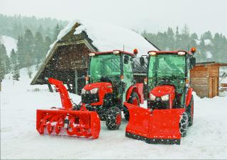 Járművek Kompakt kommunális traktorok Kubota B2261 HDBC