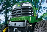 Járművek Kompakt kommunális traktorok John Deere X 700