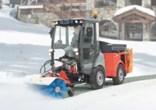 Nyári kapbantartási eszközök Utcaseprők Kompakt seprógépek Hako Citymaster 1250 plus