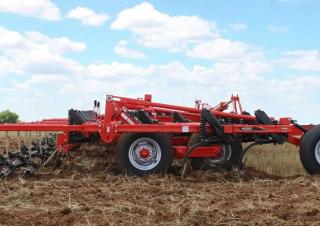 Kultivátorok Kuhn Chisel 4000-27N