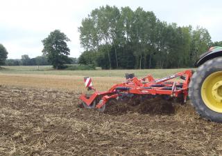 Kultivátorok Kuhn Cultimer L 300 T