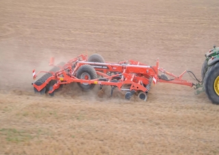 Kultivátorok Kuhn Performer 4000 NSH