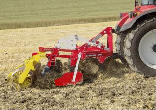 Kultivátorok Pöttinger Synkro 3020 nova