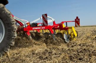 Kultivátorok Pöttinger Synkro 3020