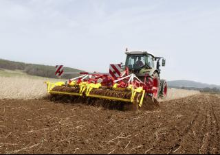 Kultivátorok Pöttinger Synkro 4030 K nova