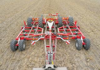Kultivátorok Pöttinger Terria 6040
