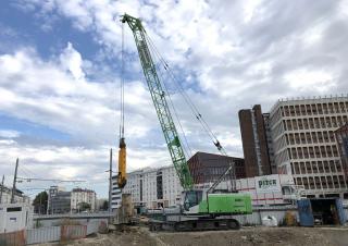 Lánctalpas daruk - rácsos gém Sennebogen 630E