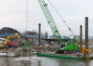 Lánctalpas daruk - rácsos gém Sennebogen 655E