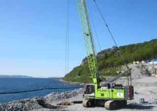 Lánctalpas daruk - rácsos gém Liebherr HS 8100