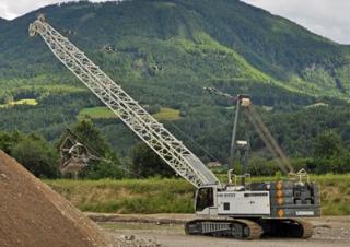 Lánctalpas daruk - rácsos gém Liebherr HS 8100