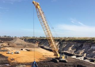 Lánctalpas daruk - rácsos gém Liebherr HS 895 HD
