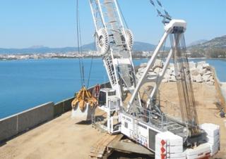 Lánctalpas daruk - rácsos gém Liebherr HS 895 HD