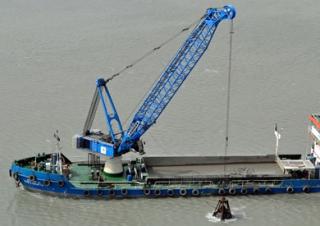 Lánctalpas daruk - rácsos gém Liebherr HS 895 HD