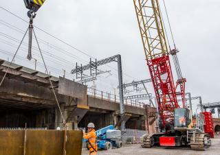 Lánctalpas daruk - rácsos gém Liebherr LR 1110 