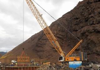 Lánctalpas daruk - rácsos gém Liebherr LR 1200