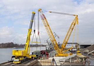 Lánctalpas daruk - rácsos gém Liebherr LR 1350/1