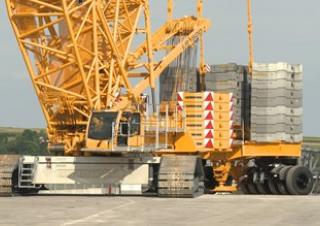 Lánctalpas daruk - rácsos gém Liebherr LR 1500