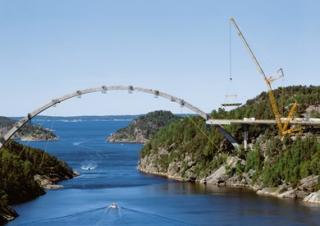 Lánctalpas daruk - rácsos gém Liebherr LR 1750/2