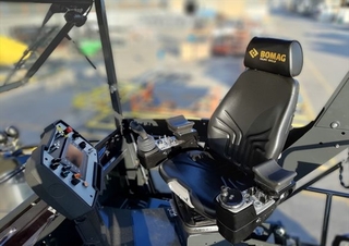 Lánctalpas finiserek Bomag BF 600 C 3 S 600
