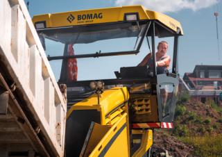 Lánctalpas finiserek Bomag BF 700 C 2 S 600