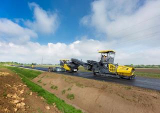 Lánctalpas finiserek Bomag BMF 2500 S FLEXMIX