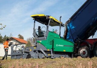 Lánctalpas finiserek Vögele Super 1800-3i