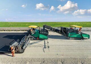 Lánctalpas finiserek Vögele Super 3000-3i