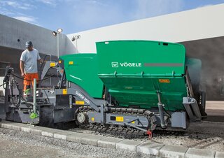Lánctalpas finiserek Vögele Super 700i