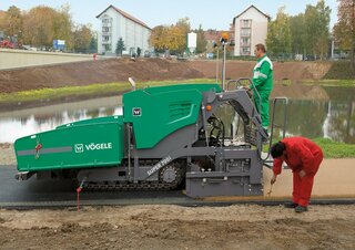 Lánctalpas finiserek Vögele Super 700i