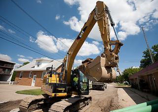 Lánctalpas kotrók Caterpillar 320E LN