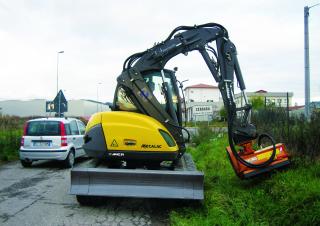Lánctalpas kotrók Mecalac 8MCR