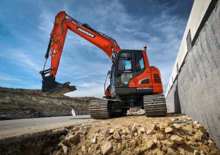 Lánctalpas kotrók Doosan DX 140 LCR