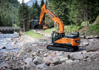 Lánctalpas kotrók Doosan DX210NLC-7