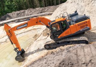 Lánctalpas kotrók Doosan DX235LC-7