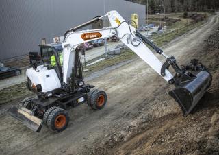 Lánctalpas kotrók Bobcat E57W