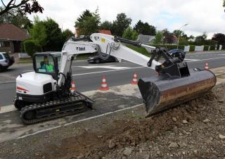 Lánctalpas kotrók Bobcat E85
