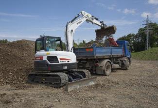 Lánctalpas kotrók Bobcat E85