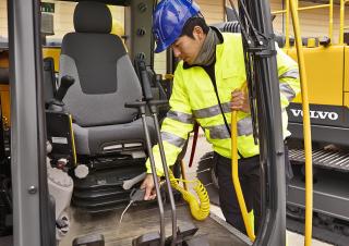 Lánctalpas kotrók Volvo EC300ELR