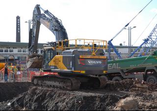 Lánctalpas kotrók Volvo EC380EL