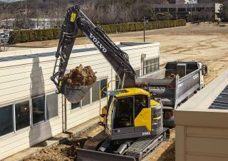 Lánctalpas kotrók Volvo ECR145EL