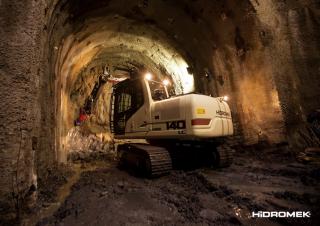 Lánctalpas kotrók Hidromek HMK 140 LC