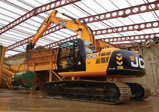 Lánctalpas kotrók JCB JS190LC