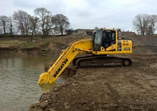 Lánctalpas kotrók Komatsu PC210LCi-11E0
